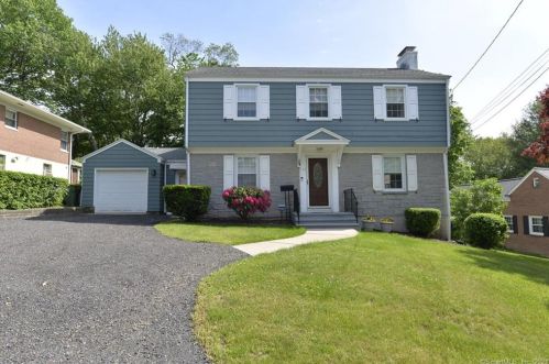 115 White St, Waterbury, CT 06710-1011