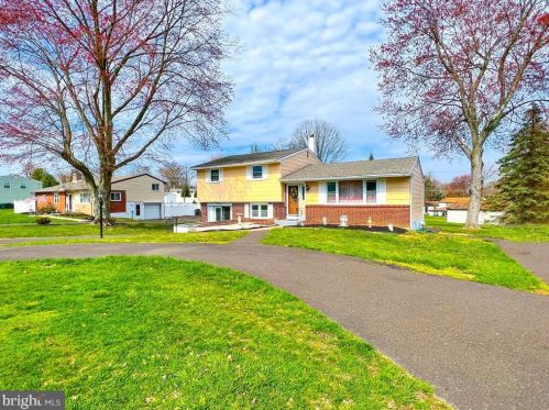 454 Buck Rd, Southampton, PA 18966-2142