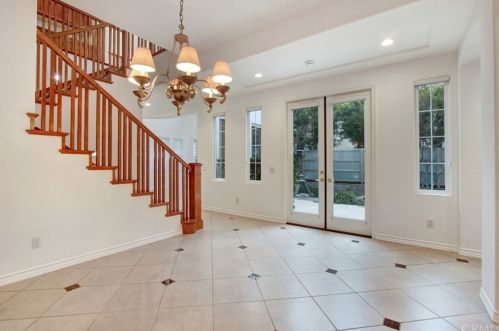 24613 Garland Dr, Santa Clarita CA  91355-4962 exterior