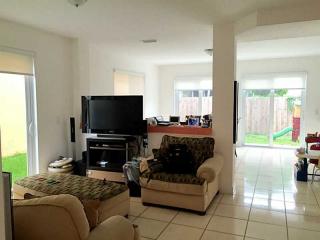 11292 43rd Ter, Miami, FL 33178-4204