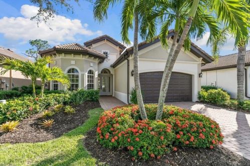 7864 Valencia Ct, Naples, FL 34113-3185