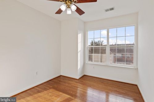 2485 Wheat Meadow Cir, Herndon VA  20171-3055 exterior