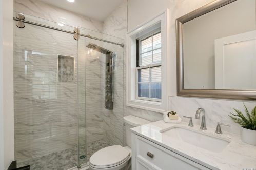 57 Bobwhite Ln, Hicksville NY  11801-4520 exterior