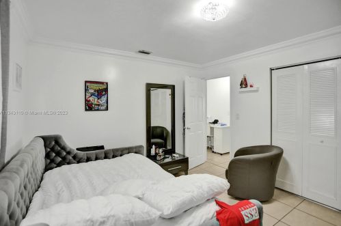 921 18th St, Hialeah FL  33010-2322 exterior