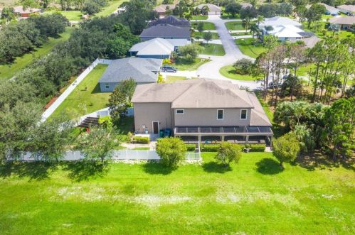 5811 Blue Bonnet Ct, Fort Pierce FL  34986-4186 exterior