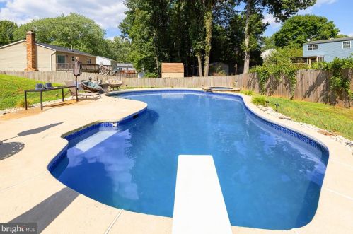 14277 Sonnette Ct, Woodbridge VA  22193-3423 exterior