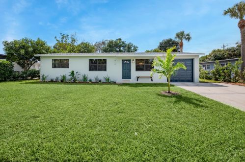 912 Jasmine Dr, West Palm Beach, FL 33403-2108