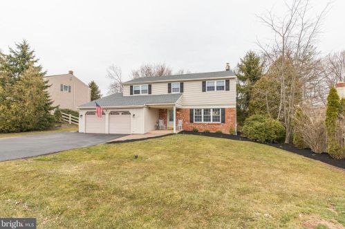2413 Oakland Dr, Norristown, PA 19403-2646