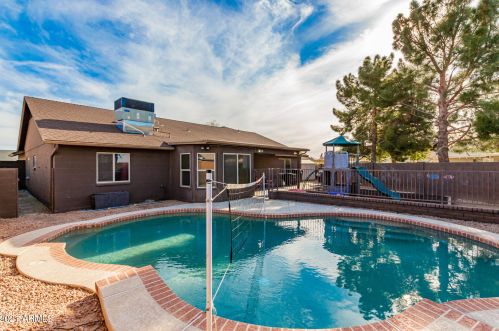 8828 Peck Dr, Glendale AZ  85301-4918 exterior