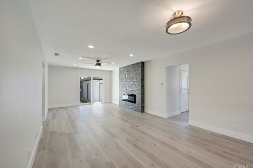 6128 Village Rd, Lakewood CA  90713-3131 exterior