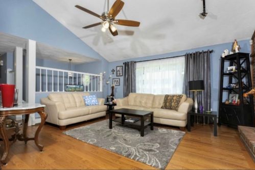 1 Harmony Ln, Methuen MA 01844-5405 exterior