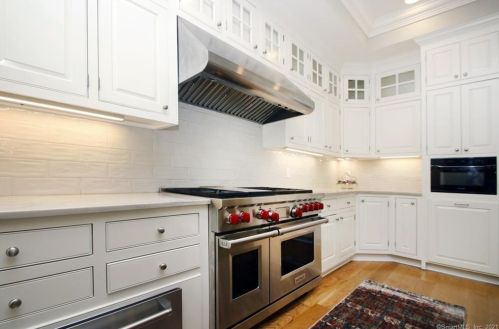 312 Ridgefield Rd, Wilton CT  06897-2329 exterior