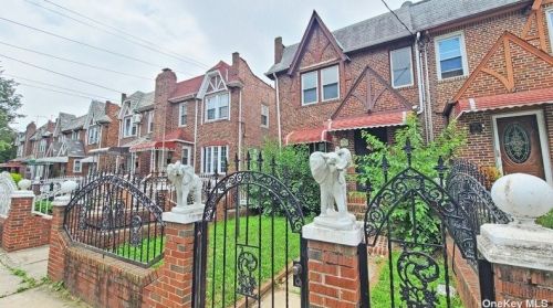 13638 Westgate St, Jamaica, NY 11413-2639