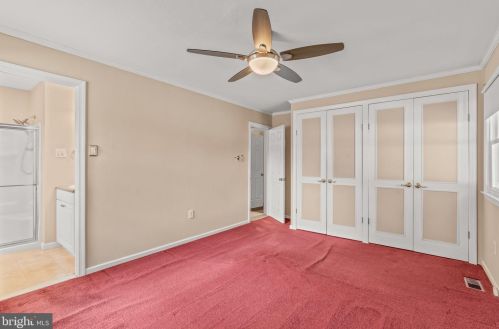 701 Parry Blvd, Riverton NJ  08077-3938 exterior