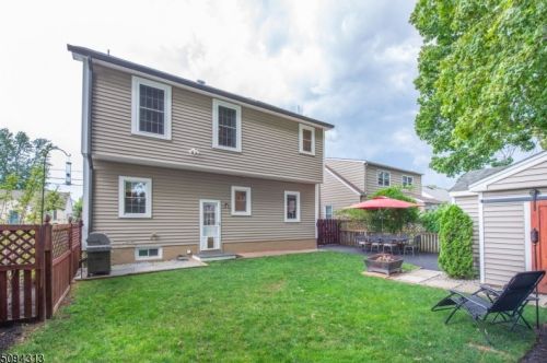 17 Kennedy Rd, Greystone Park NJ  07950-2311 exterior