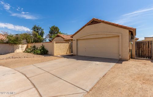 5304 Beryl Ave, Glendale, AZ 85302-1526