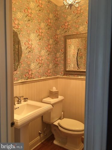 980 Plowshare Rd, Yardley PA  19067-4253 exterior