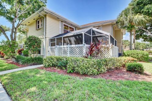6101 Wheatley Ct, Boynton Beach, FL 33436-9096