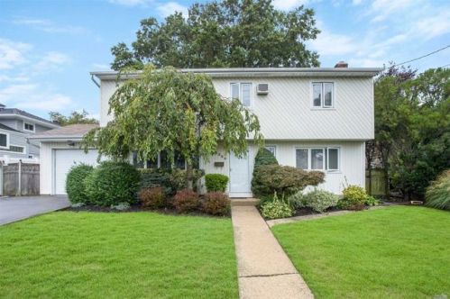 2369 Legion St, North Bellmore NY  11710-4905 exterior