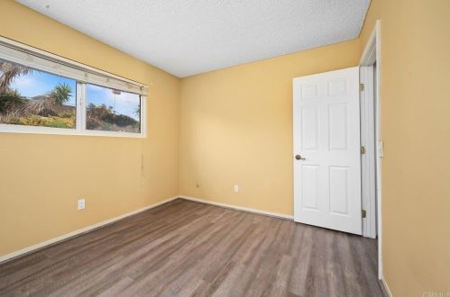 4047 Vista Calaveras St, Oceanside CA  92056-4607 exterior