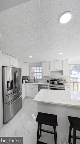 623 York Ln, Leesburg VA  20175-4017 exterior
