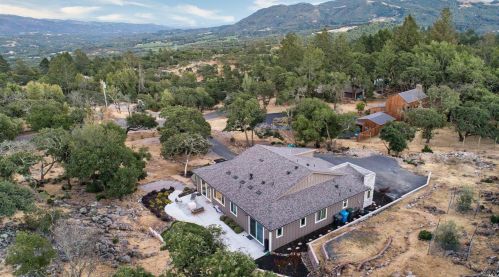 2760 Rollo Rd, Santa Rosa, CA 95404-9522
