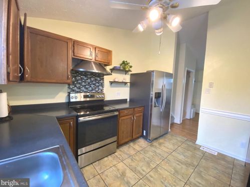 127 Independence Dr, Yardley PA 19067-4912 exterior