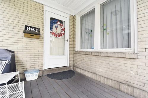 961 Woodbourne Ave, Pittsburgh, PA 15226-2107
