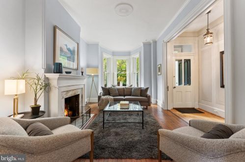 208 6th St, Washington, DC 20003-1134