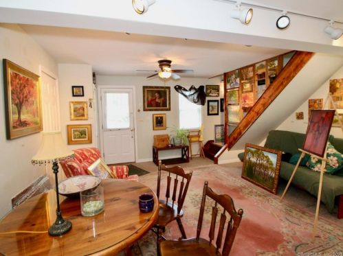 310 Main St, Wallingford CT  06492-2232 exterior