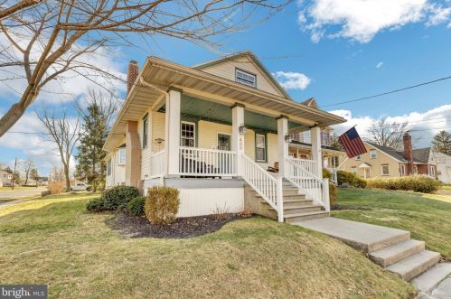 400 Albany Ave, Barrington, NJ 08007-1034