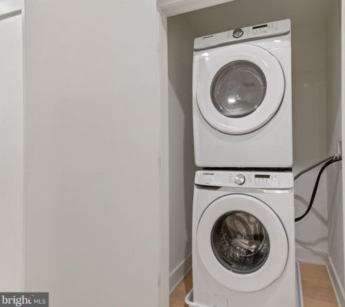 2642 39th St, Washington DC 20007-1205 exterior