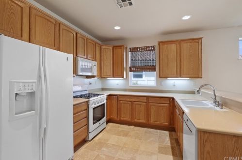 968 Wind Flower Rd, Beaumont CA  92223-8543 exterior