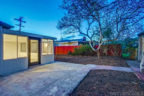 5027 Glasgow Dr, San Diego CA 92117-1037 exterior