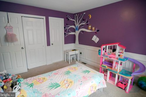 6 Fillmore Pl, Lawrence Township NJ  08648-4338 exterior