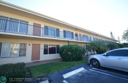 2303 Federal Hwy, Boynton Beach FL  33435-7717 exterior