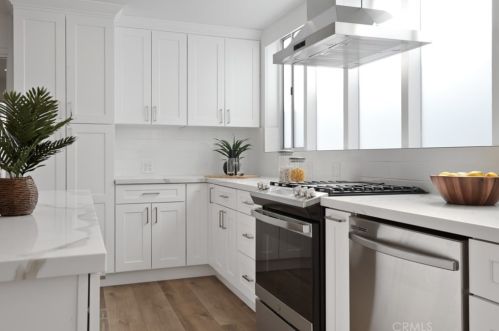 317 8th St, Manhattan Beach CA  90266-5629 exterior