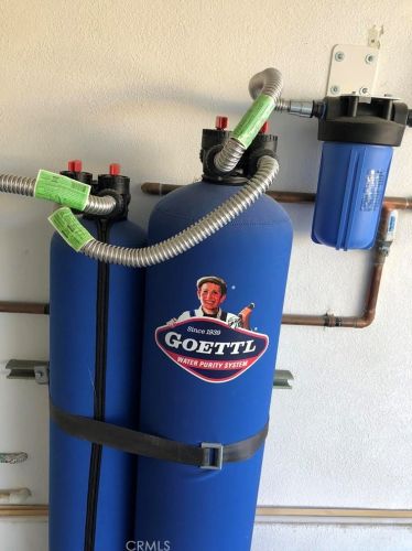 320 Rossmore Dr, Oxnard CA  93035-4465 exterior