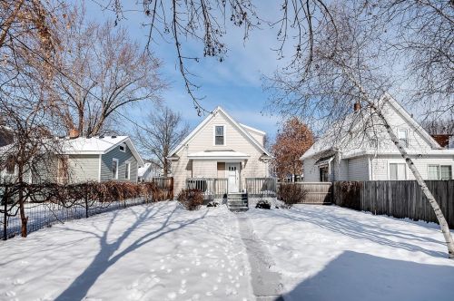 882 Bayard Ave, Saint Paul MN 55102-4002 exterior