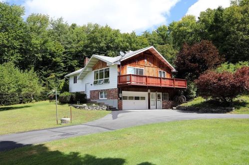 244 Mueller Rd, Cochecton, NY 12726-5132
