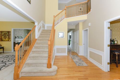 50 Pinehurst Dr, Mount Sinai, NY 11766-3421