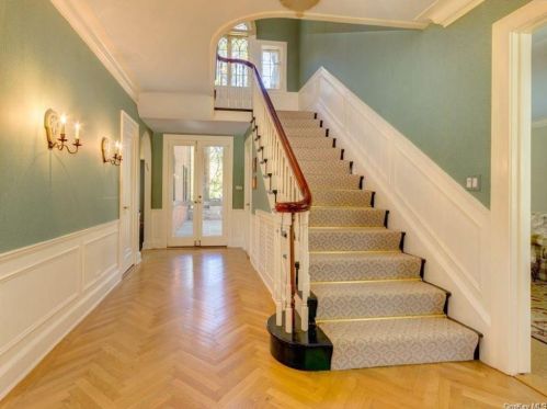 290 Overlook Rd, New Rochelle NY  10804-3827 exterior