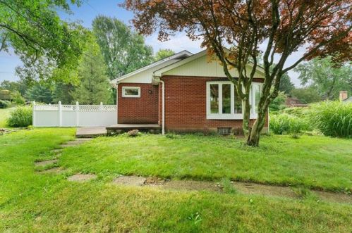 4190 Maple Ln, Allison Park, PA 15101-3050