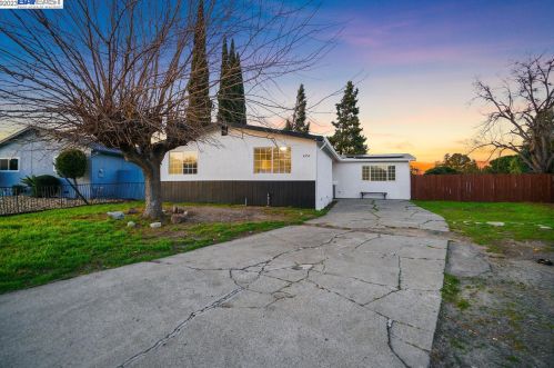 2954 Clearland Cir, West Pittsburg CA  94565-3243 exterior