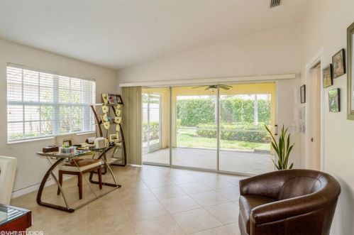 4919 Kingston Way, Naples, FL 34119-9541