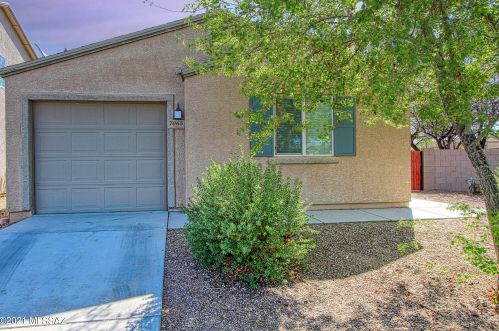 7065 Red Maids Dr, Tucson, AZ 85756-5126