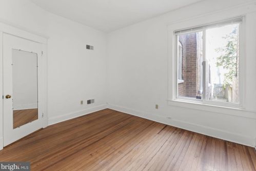 916 Capitol St, Washington DC 20003-1533 exterior