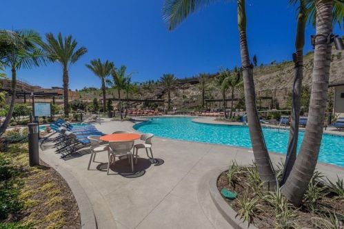 7870 Civita Blvd, San Diego CA 92108-5123 exterior