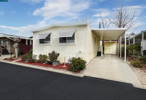 31 Terrace Dr, Concord CA  94518-2058 exterior
