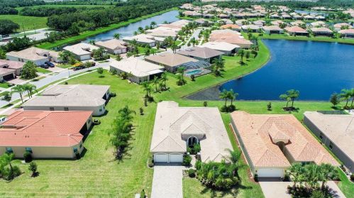 16006 Cape Coral Dr, Wimauma, FL 33598